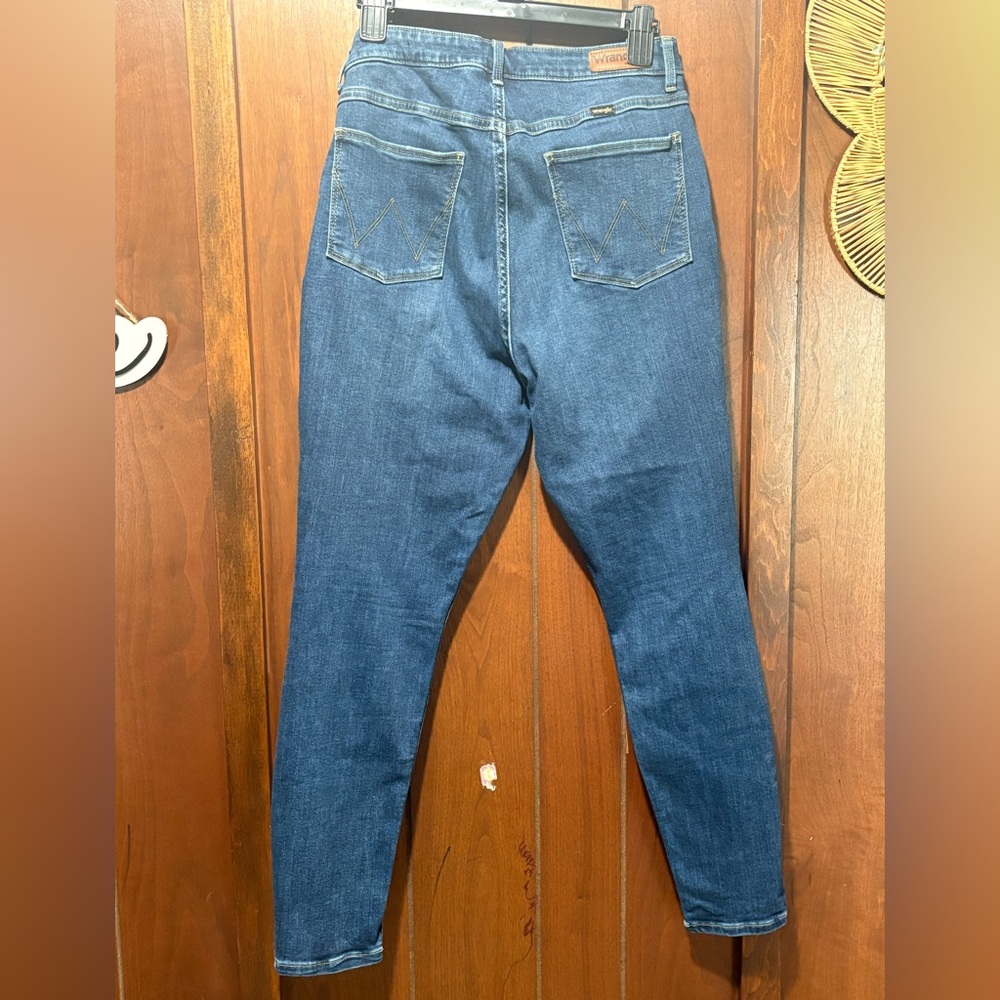 Wrangler women’s high rise skinny Indigo Jeans - Picture 6 of 9